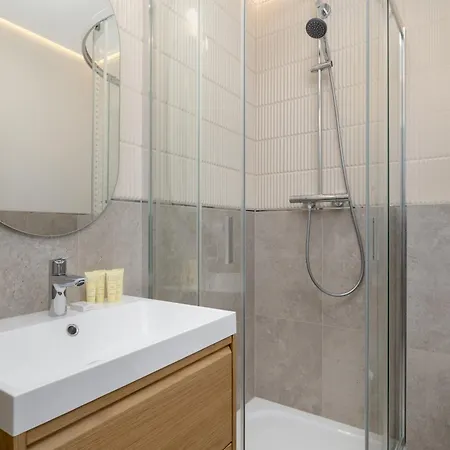 W Centrum Katowic Z Klimatyzacja By Renters Apartmán *