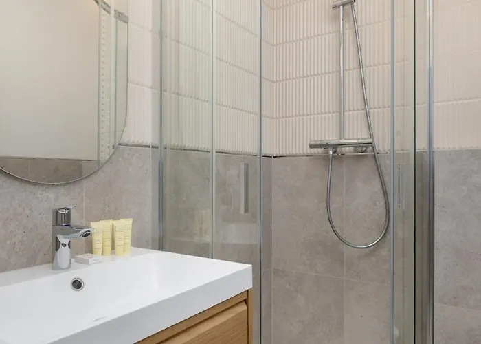 W Centrum Katowic Z Klimatyzacją By Renters Apartament *